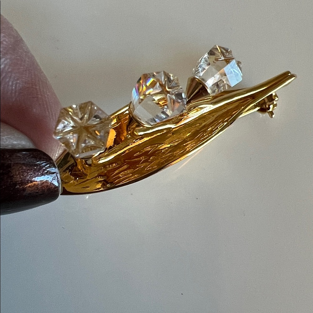 Swarovski Crystal Lilly Of the Valley Goldtone Brooch Stamped - Picture 8 of 10